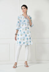 Women Self Design cotton Straight Kurta