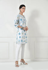 Women Self Design cotton Straight Kurta