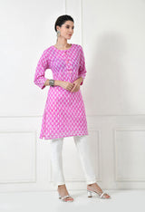 Women Self Design cotton Straight Kurta