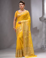 HOUSE OF BEGUM Women's Yellow Printed Woven Georgette Saree with Unstitched Plain Blouse-4